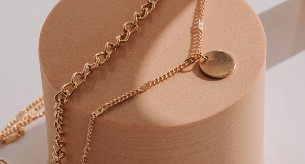 pakowanie biżuterii na prezent