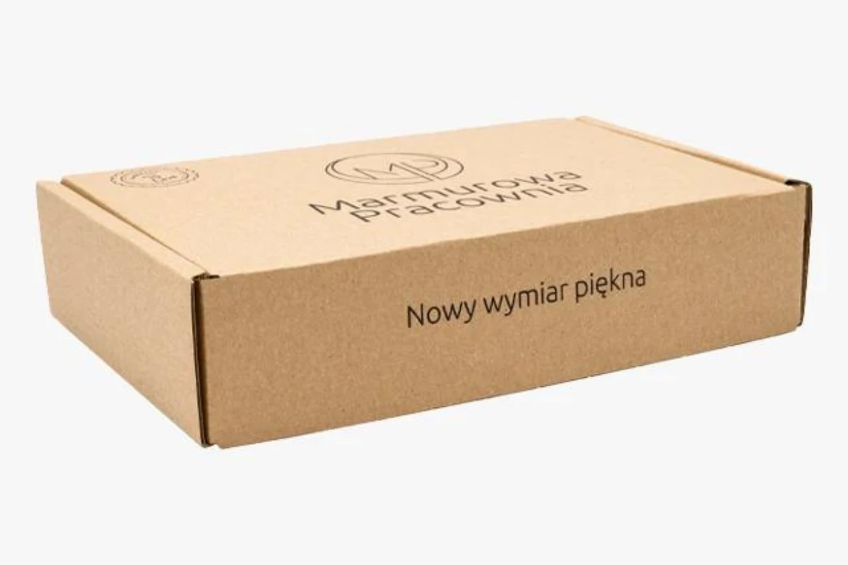 pudełko wysyłkowe fasonowe z nadrukiem, realizacja Kartony24