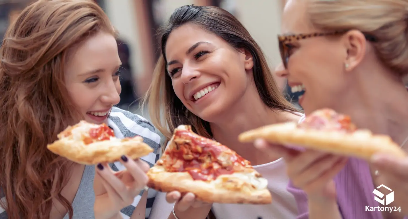 promocja pizzerii, zadowoleni goście